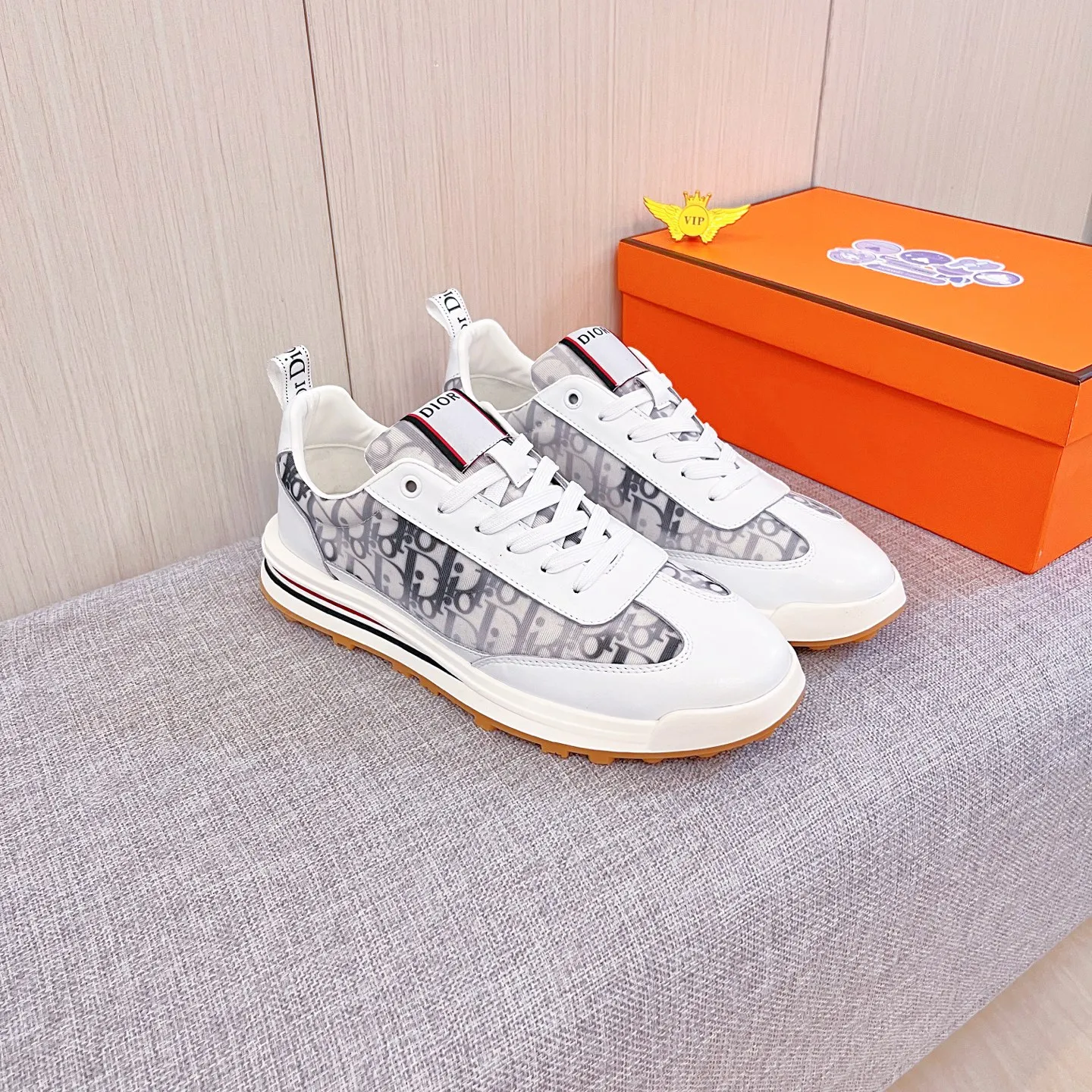 🚘🚘Factory batch 440 men's shoes💰[Dior]🔥Men's high-end brand of shoes official website 1:1 latest masterpiece: the upper is made of Italian imported first-layer cowhide with a comfortable and breathable lining➕original non-slip and wear-resistant outsole🔥, making walking more convenient and comfortable! An exclusive new model, a stunning work, a beautiful 1:1 replica [color] compared to the official quality! Create a fashionable personality to set off your uniqueness! A must-have for trendy men! Classic🔥Size: 38-44 Color: 🔥Multiple colors available🔥.